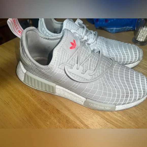 Adidas NMD_R1 Shoes - Picture 4 of 6